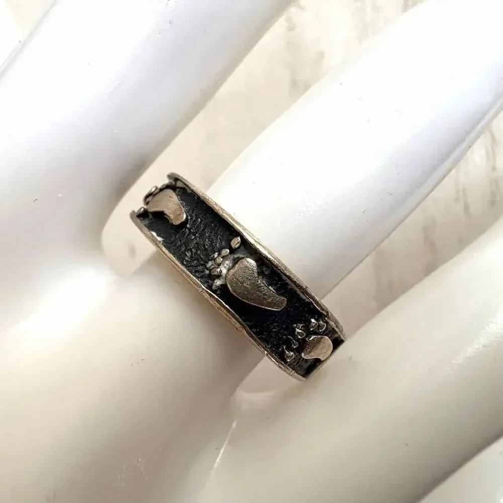 Vintage 925 Sterling Silver Footprint Band Ring Oxidized Walking Path Design